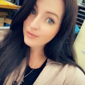 Meet your Posher, Crystal